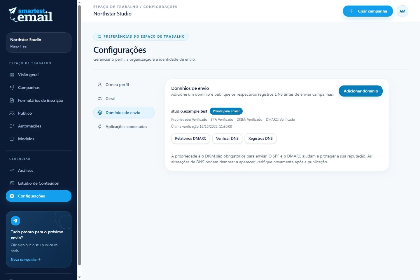 Espaço de trabalho de domínios de envio do smartest.email com dados de verificação de exemplo